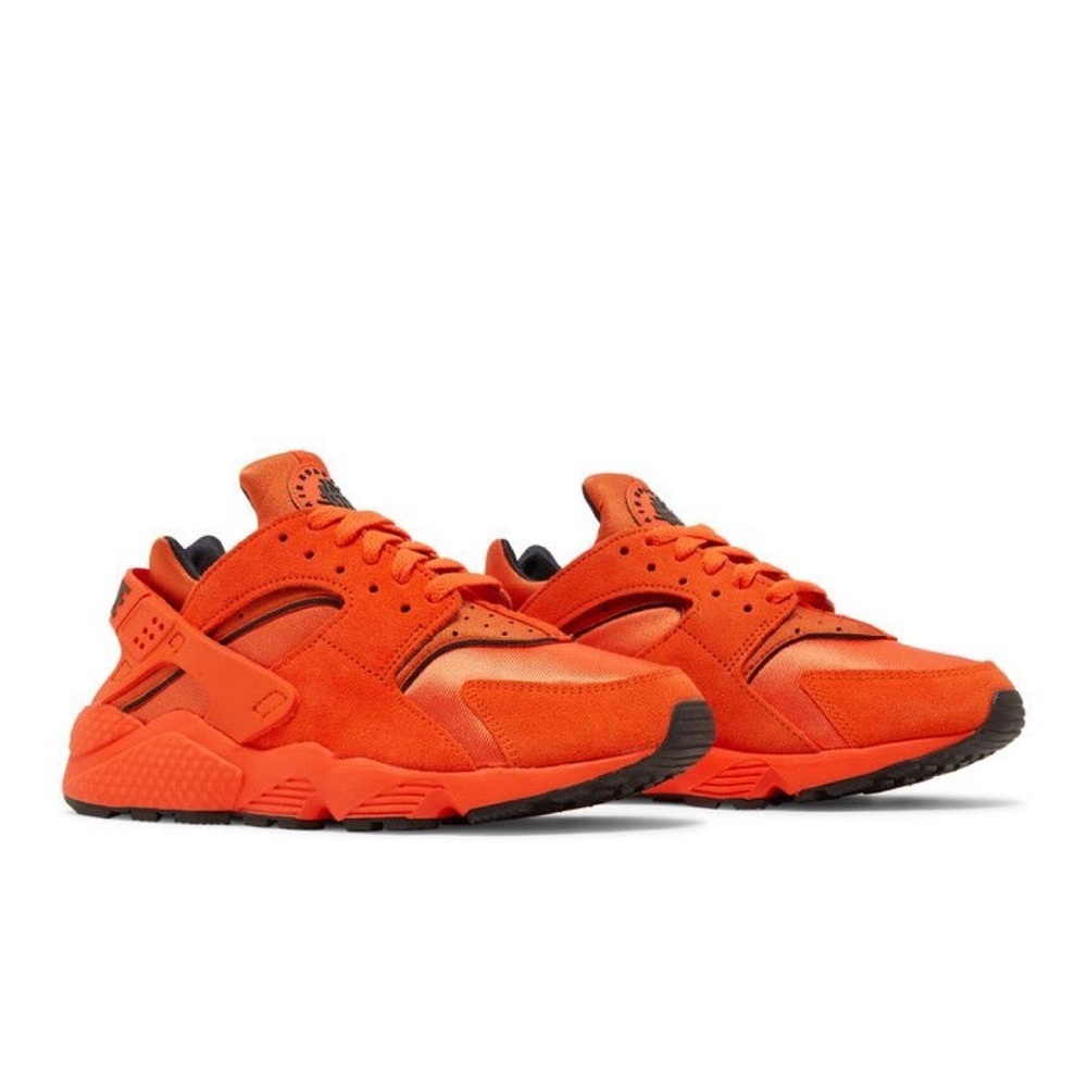 New Nike Air Huarache in Rush Orange Black Size 38